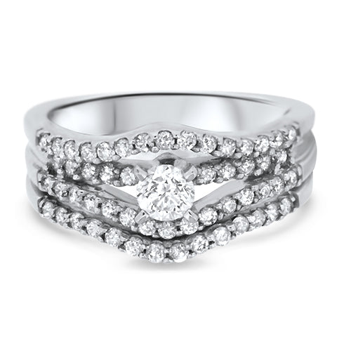 Round Cut Diamond Engagement Ring